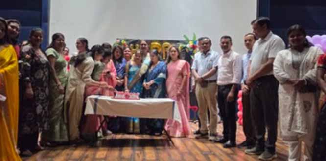 तहसीलदार पर पेशा कानून के उल्लंघन का आरोप लगाकर ग्रामीणाें ने एसडीएम को सौंपा ज्ञापन